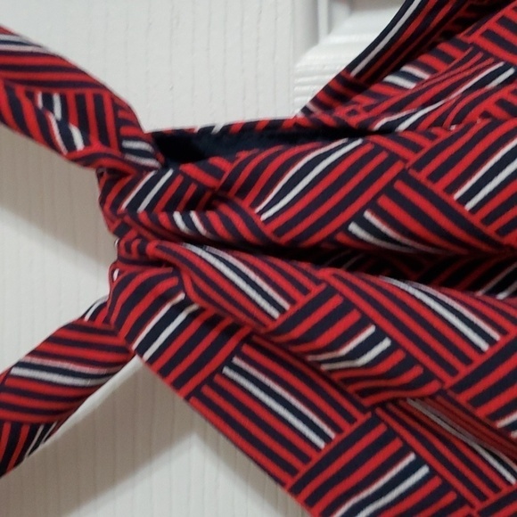 Banana Replubic Women's Red Print Twist Neck Halter Top Size Small - Picture 5 of 12